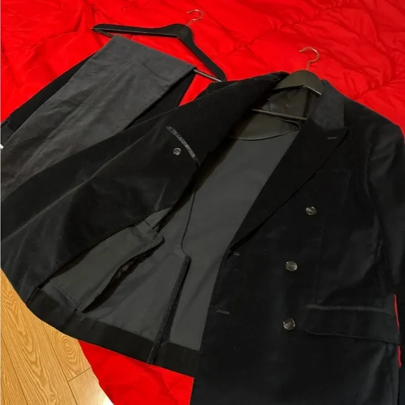 Elegant Black Double-Breasted Suit 40R Pants 32x32